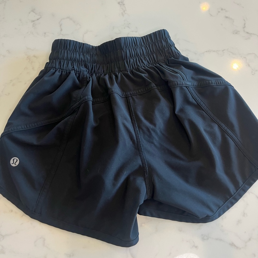 🎀LULULEMON BLACK SHORTS 🎀perfect condition 🎀lightly worn